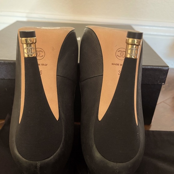 Gorgeous Chanel leather high heels ankle boots. - Picture 1 of 12
